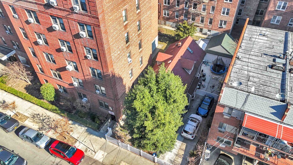 More Photos Of 6571 Booth St, Rego Park Apartments For Sale