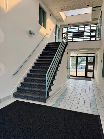 More Photos Of 303 Market St, Kingston Office For Lease