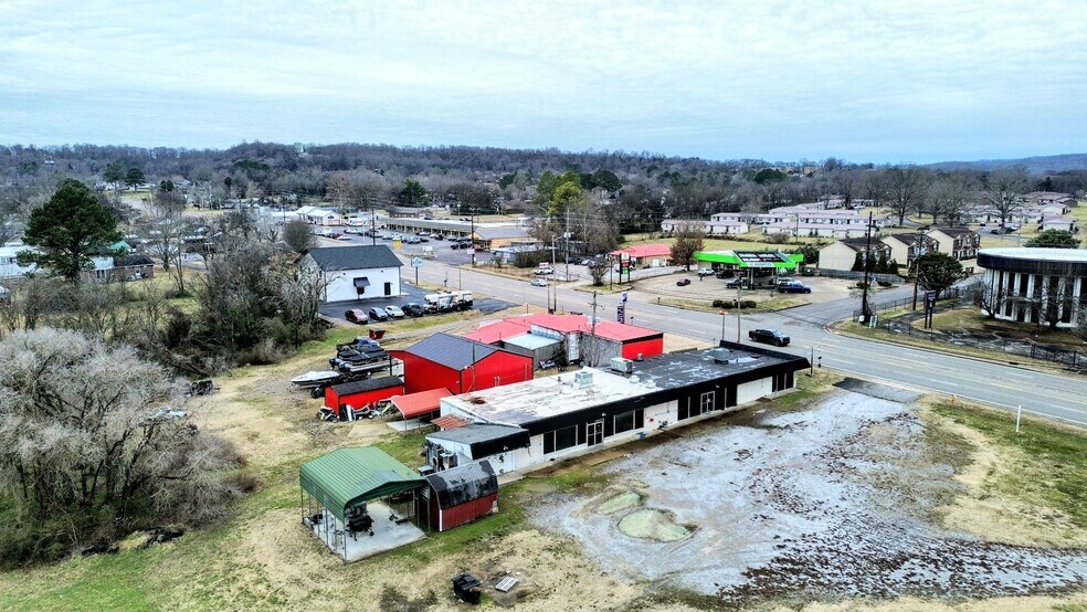 More Photos Of 925 Mill St, Pulaski Office For Sale