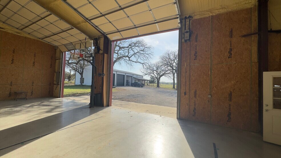 More Photos Of 327 County Road 4851, Newark Industrial For Lease