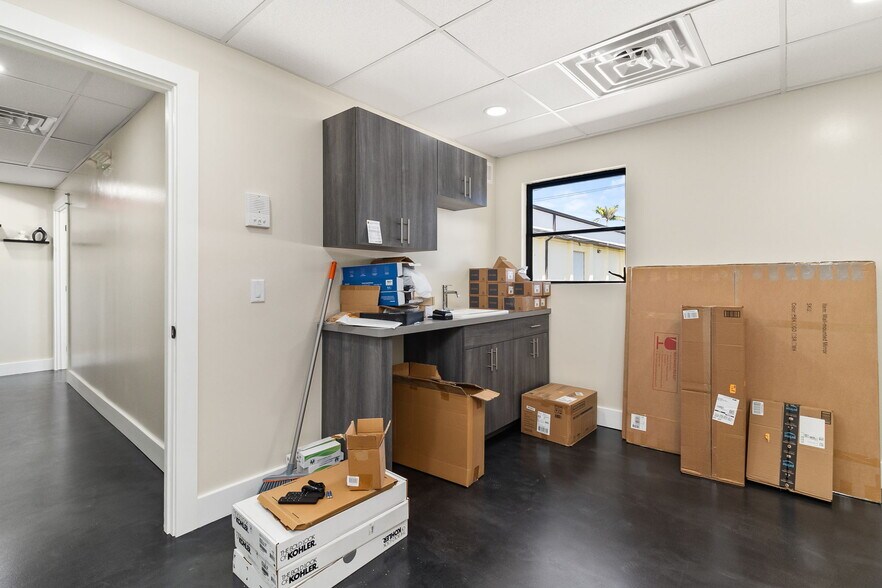 More Photos Of 1900 Tamiami Trl, Punta Gorda Office For Sale