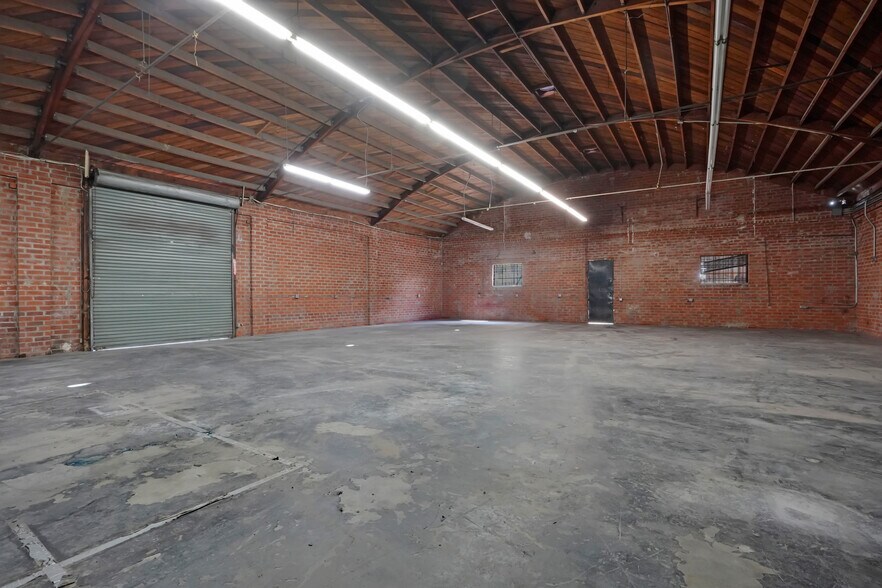 More Photos Of 2934 E Florence Ave, Huntington Park Storefront Retail Residential For Lease