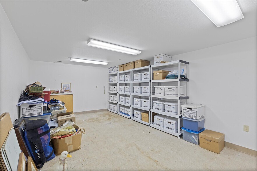 More Photos Of 301 Main Ave, Tillamook General Retail For Sale