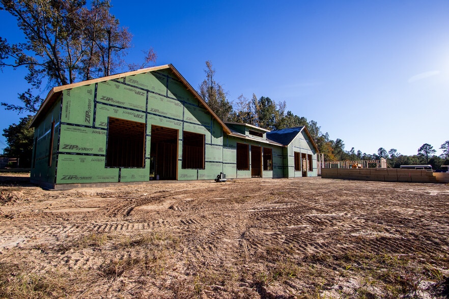 More Photos Of 573 Chapin Rd, Chapin Unknown For Lease