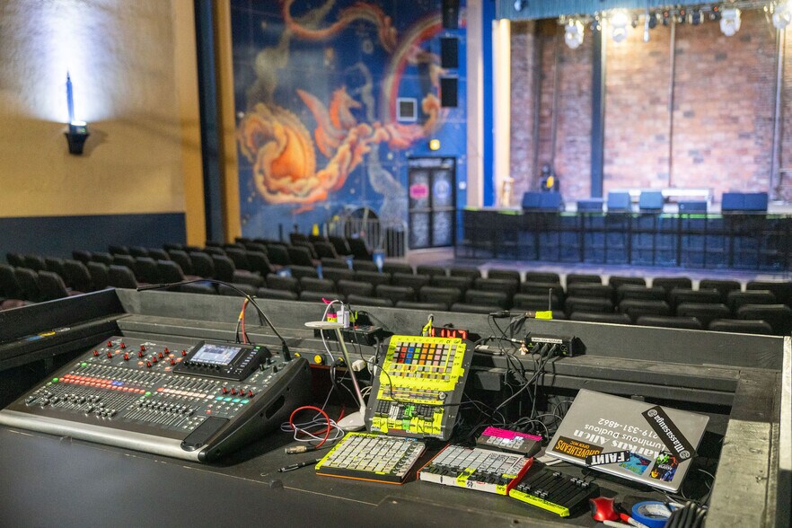 More Photos Of 230 Main St, Hobart Movie Radio TVStudio For Sale