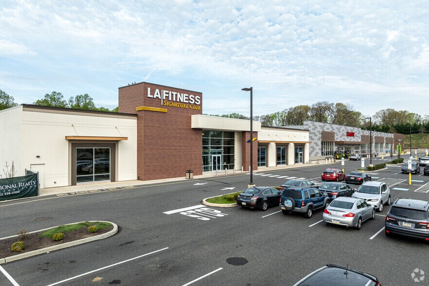 More Photos Of 2180 W Chester Pike, Broomall Unknown For Lease