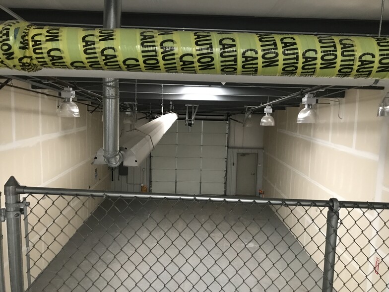 More Photos Of 5880 Enterprise Dr, Casper Flex For Lease