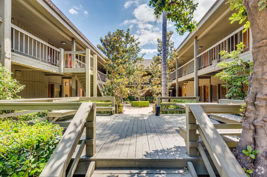 More Photos Of 17731 Irvine Blvd, Tustin Office For Lease