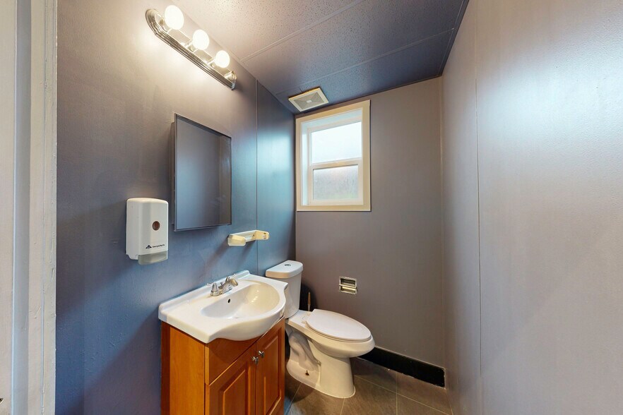 More Photos Of 375-377 MacArthur Blvd, San Leandro Freestanding For Lease