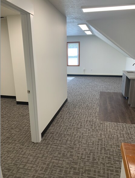 More Photos Of 669-683 Ray J. Glatt, Woodburn Loft Creative Space For Lease