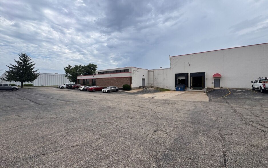More Photos Of 4665 Interstate Dr, Cincinnati Warehouse For Sale