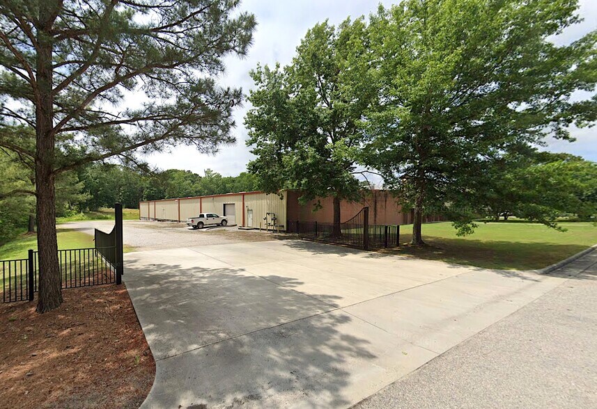 More Photos Of 3830 Corporate, Petersburg Manufacturing For Lease