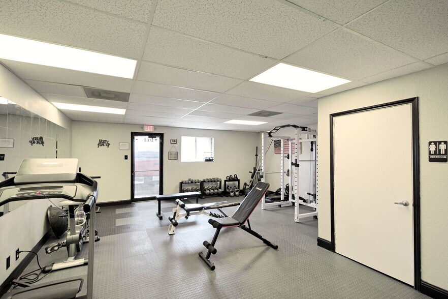 More Photos Of 100 Schertz Pky, Schertz Freestanding For Sale