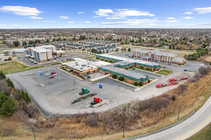 More Photos Of 21700 West Rd, Woodhaven Hotel For Sale