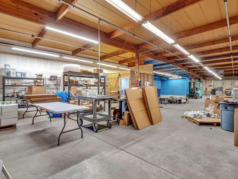 More Photos Of 5645 E Clinton Ave, Fresno Manufacturing For Lease