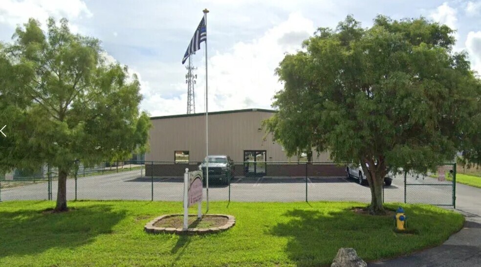 More Photos Of 18842 Sakera rd, Hudson Warehouse For Lease