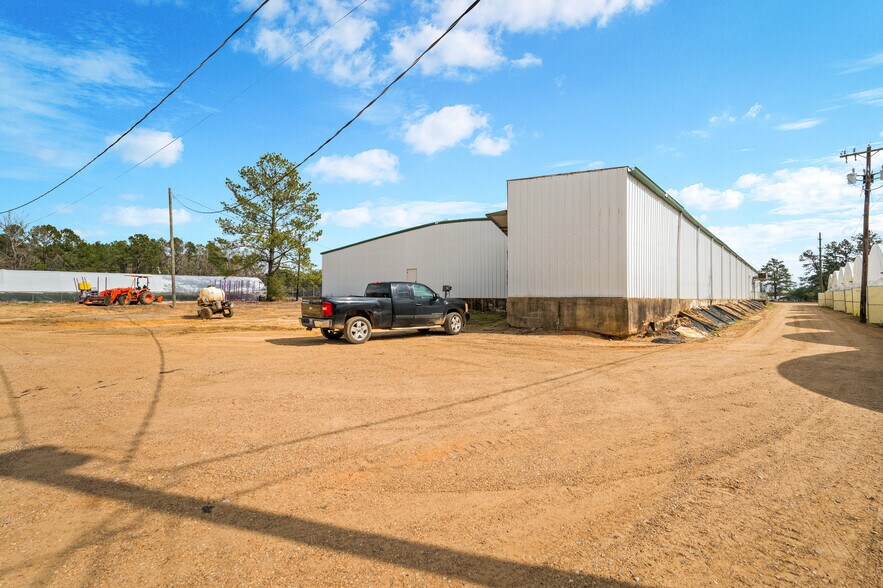 More Photos Of 10462 Hwy 165 S, Forest Hill Warehouse For Sale