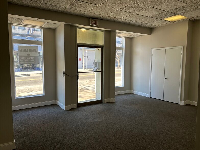 More Photos Of 1208 Hull St, Richmond Storefront Retail Office For Lease
