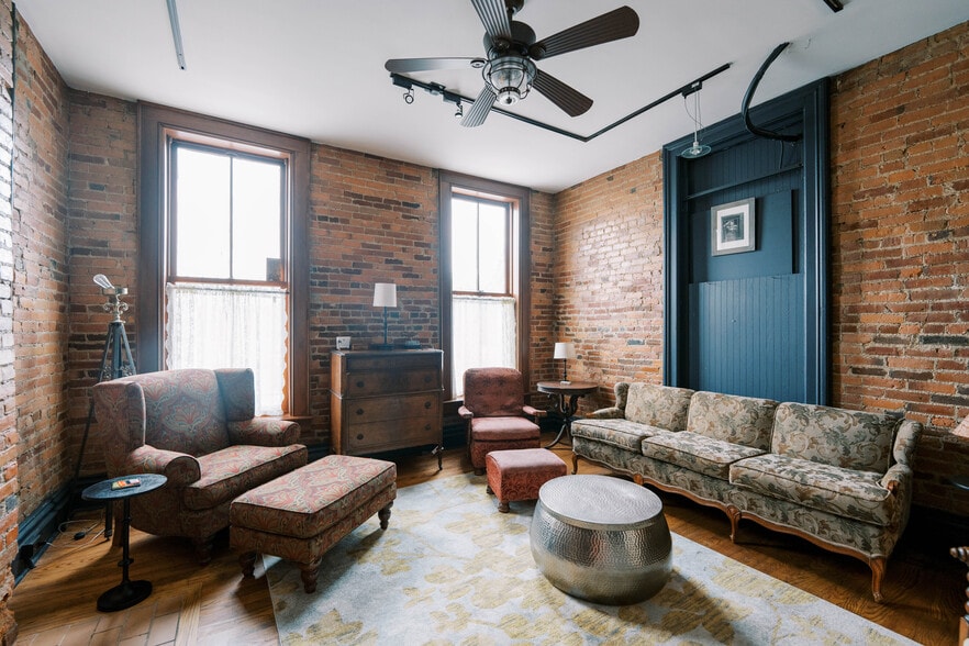 More Photos Of 22-24 E Mound St, Columbus General Retail For Sale