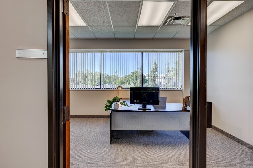More Photos Of 4750 Venture Dr, Ann Arbor Light Manufacturing For Lease