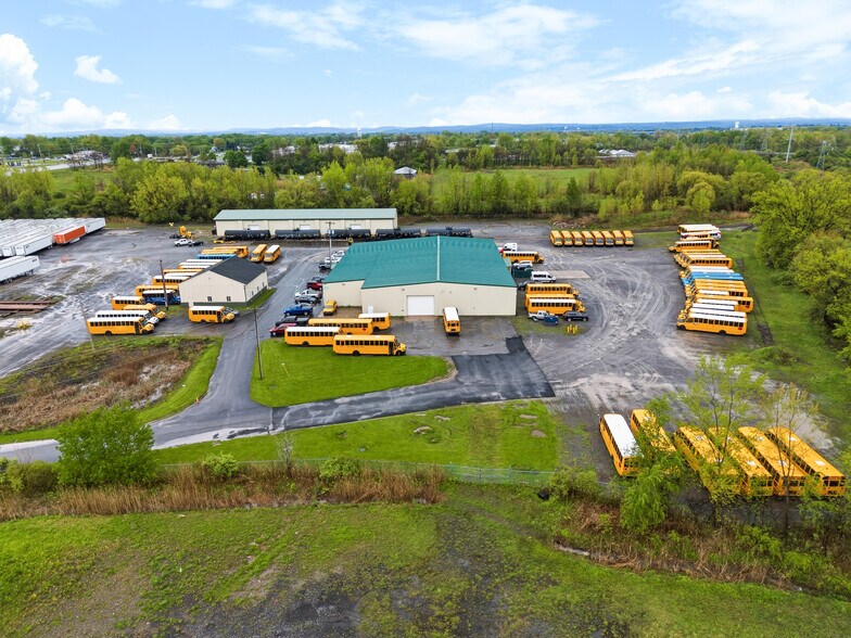 More Photos Of 7707 Henry Clay Blvd, Liverpool Warehouse For Lease