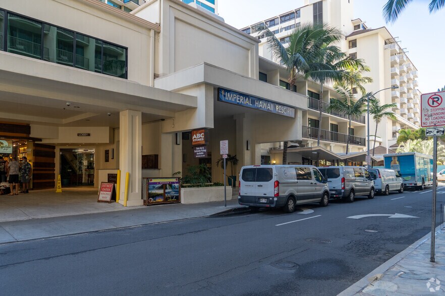 More Photos Of 205 Lewers St, Honolulu Hotel For Lease
