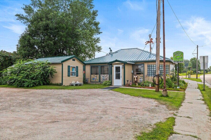 More Photos Of 601 Main St, Junction City Restaurant For Sale