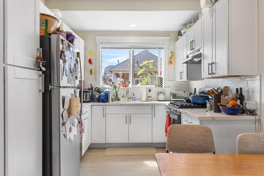 More Photos Of 823-825 55th St, Oakland Apartments For Sale