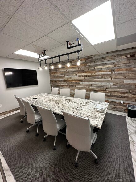 More Photos Of 746 E Winchester St, Murray Office For Sale