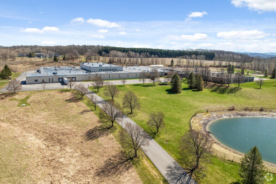 More Photos Of 7629 New York 5, Bloomfield Manufacturing For Lease