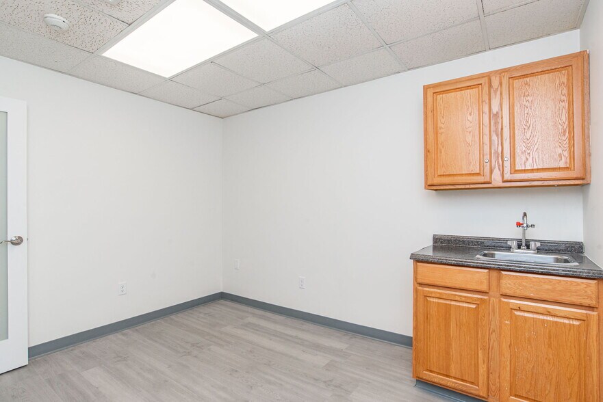 More Photos Of 4 Court St, Taunton Medical For Lease