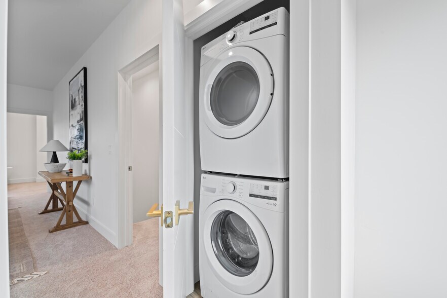 More Photos Of 1011 S Orchard St, Boise Apartments For Sale