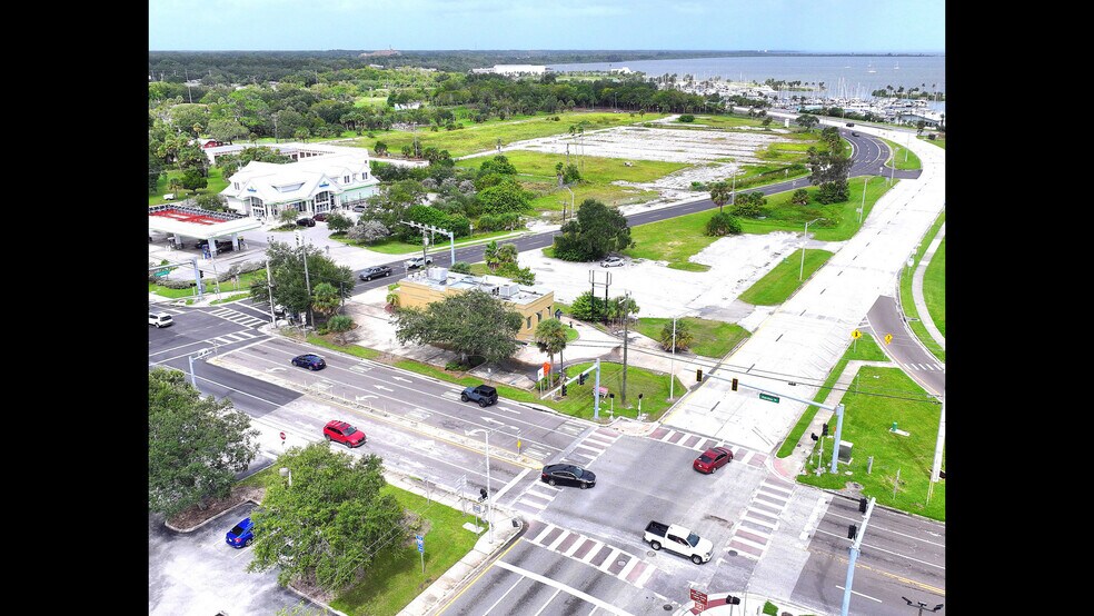 More Photos Of 12 N Washington Ave, Titusville Fast Food For Sale
