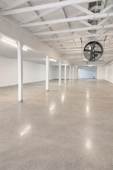 More Photos Of 425 E 58th St, Los Angeles Warehouse For Lease