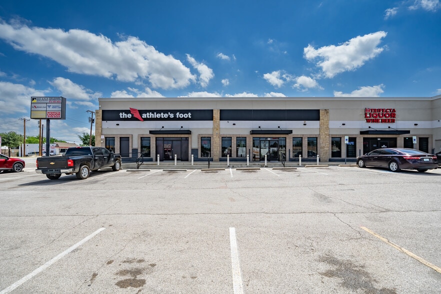 More Photos Of 3708-3722 E Rosedale St, Fort Worth Freestanding For Sale