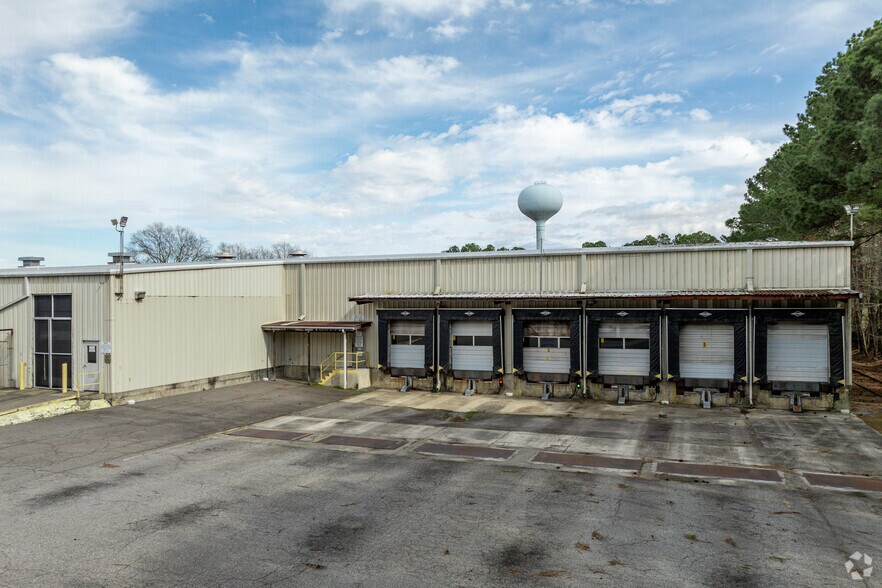 More Photos Of 1305 Progress Rd, Suffolk Warehouse For Lease