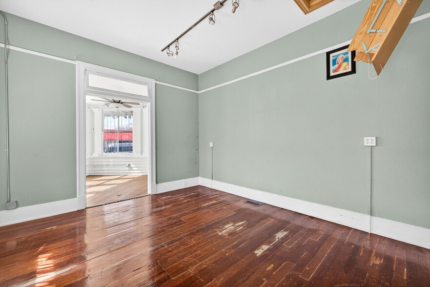 More Photos Of 1793 Fowler St, Fort Myers Freestanding For Sale
