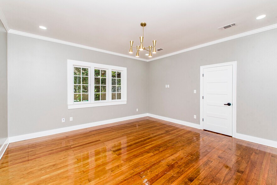 More Photos Of 302 Louisiana Ave, Bogalusa Office For Lease