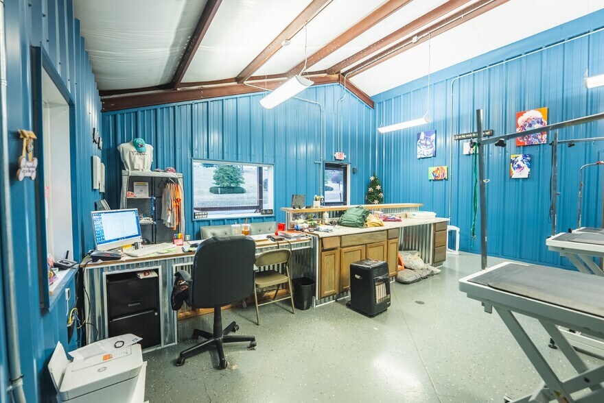 More Photos Of 19462 Lee Hwy, Abingdon General Retail For Sale