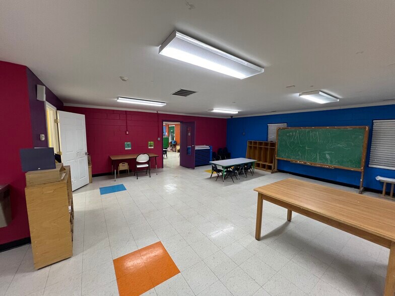 More Photos Of 2605 Campbellton Rd SW, Atlanta Daycare Center For Sale