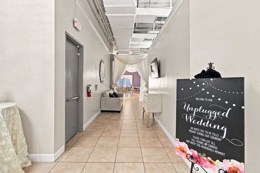More Photos Of 7065 Westpointe Blvd, Orlando Medical For Sale