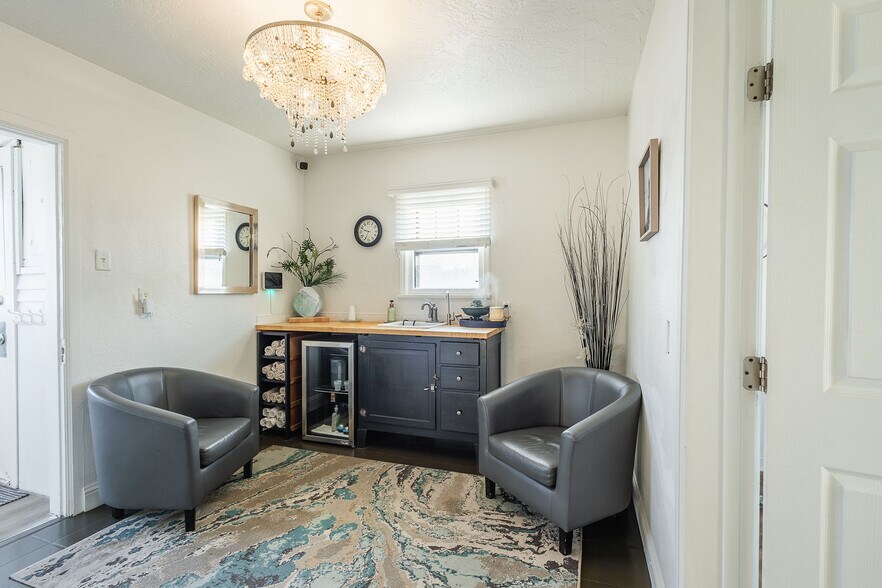 More Photos Of 1123 Blaine St, Caldwell Office For Sale