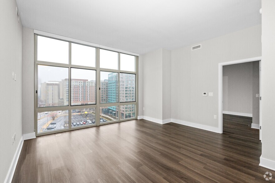 More Photos Of 3400 S Clark St, Arlington Apartments For Lease