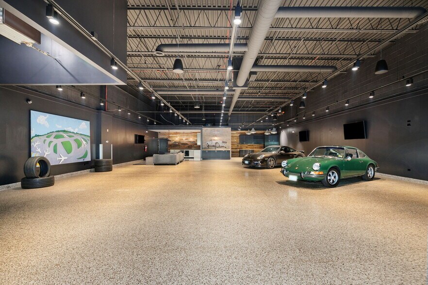 More Photos Of 1180-1198 Heather Dr, Lake Zurich Warehouse For Sale