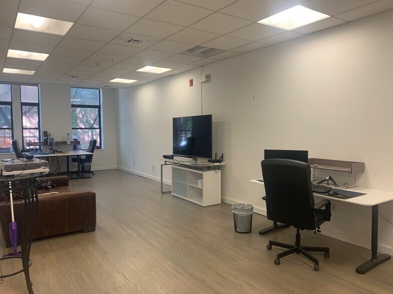 More Photos Of 22 Hudson Pl, Hoboken Loft Creative Space For Lease
