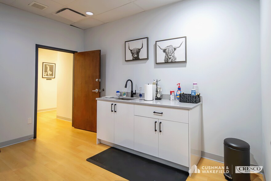 More Photos Of 29055 Clemens Rd, Westlake Office Residential For Lease