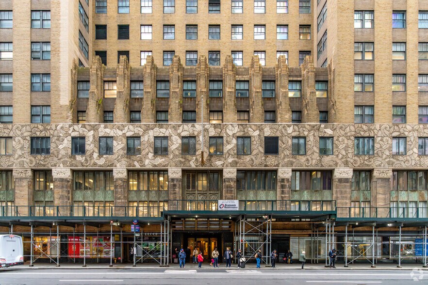 More Photos Of 122 E 42nd St, New York Office For Lease