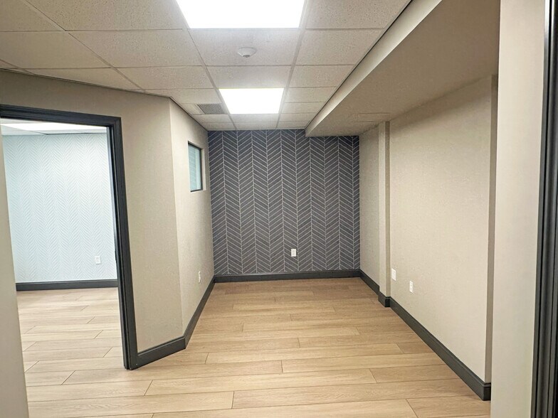 More Photos Of 124 Bedford Center Rd, Bedford Office For Sale