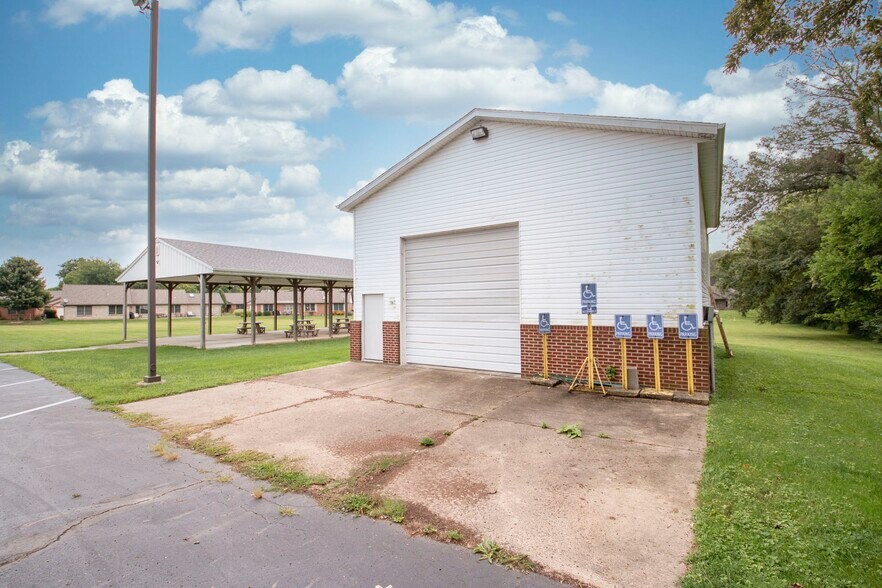 More Photos Of 733 Country Club Dr, Xenia Religious Facility For Sale