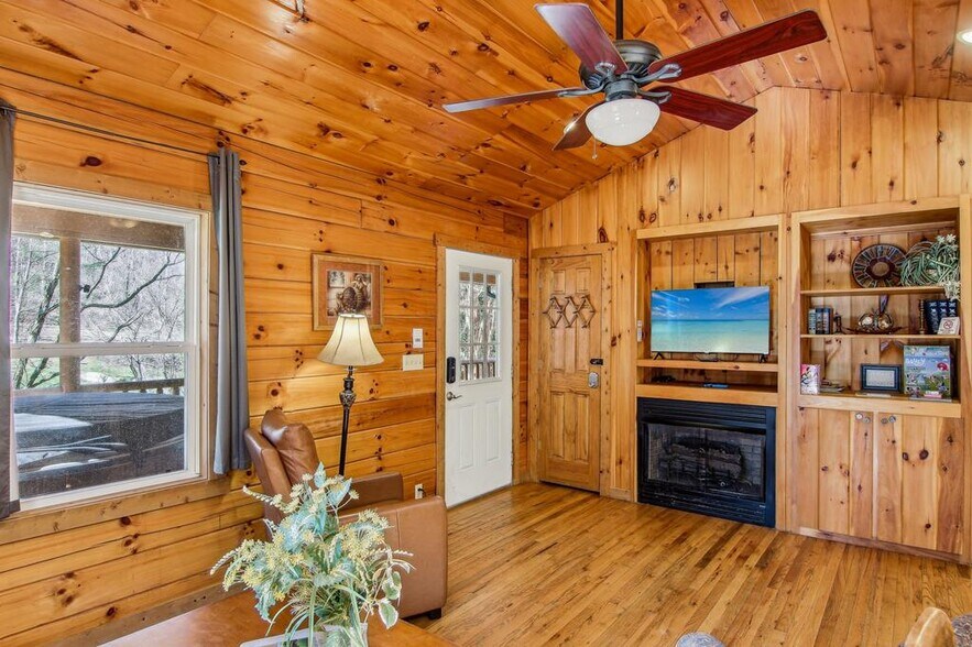 More Photos Of 33 Shepherds Creek rd, Bryson City Specialty For Sale